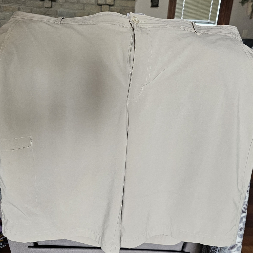 Columbia Khaki Beige Casual Shorts